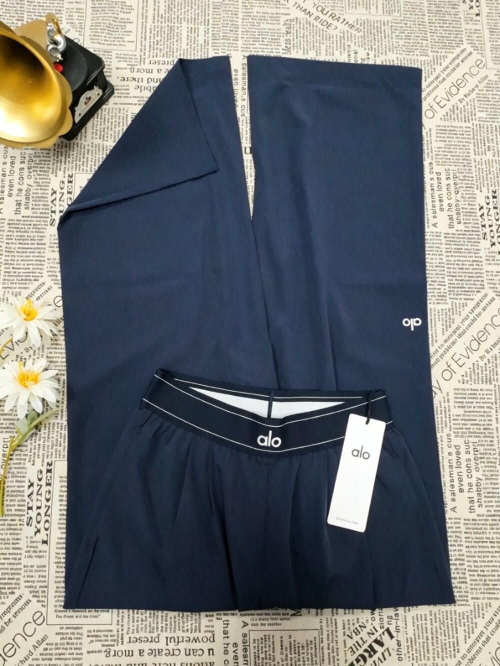 🧊ALO Yoga NWT Navy Suit Up Wide Leg Trouser👖30" Inseam Regular - Picture 2 of 10